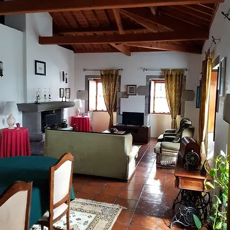 Casa Da Avo بيت للعطل أنغرا دو إِراويزو